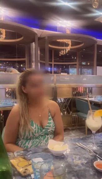 Amara, 40