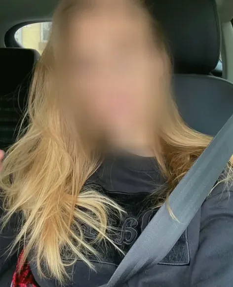 Isabelle, 32
