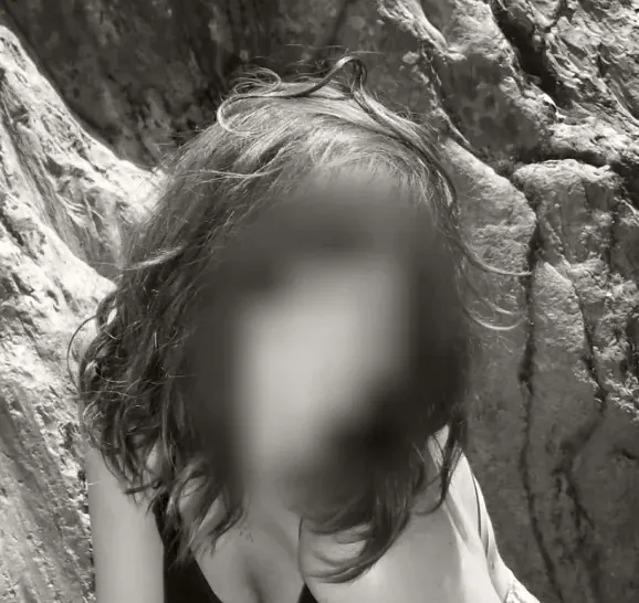 Isabelle, 20