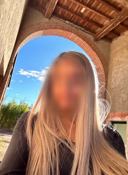Julia, 28