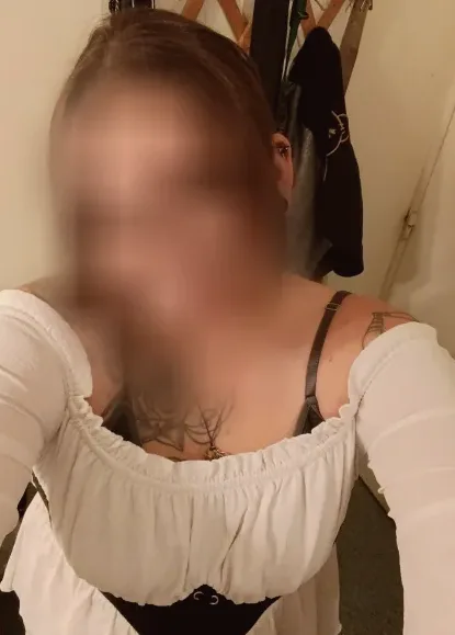 Kayleigh, 31