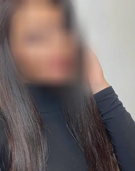 Leila, 28