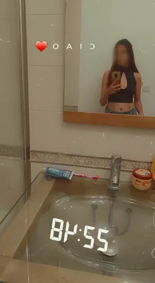 Lily, 23