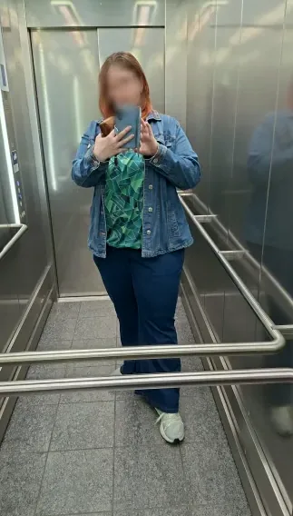Nadia, 40