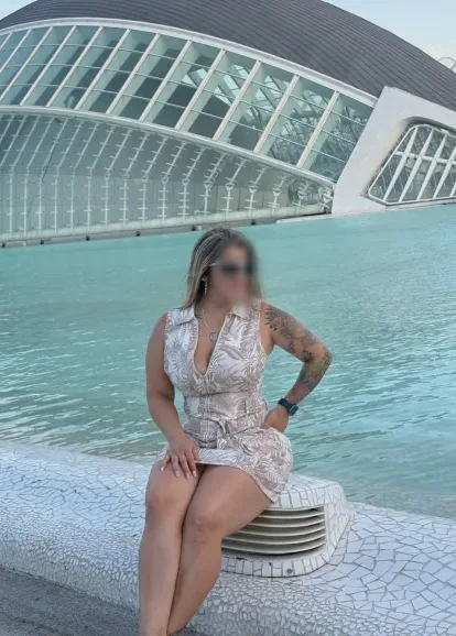 Sinead, 32